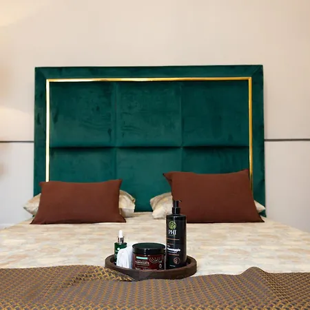 Femme Noir Boutique Apartament Fitness E Spa Caserta Exterior photo